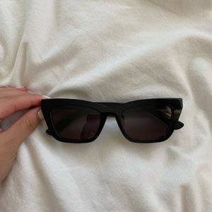 Straight Edge Cat Eye Sunglasses
